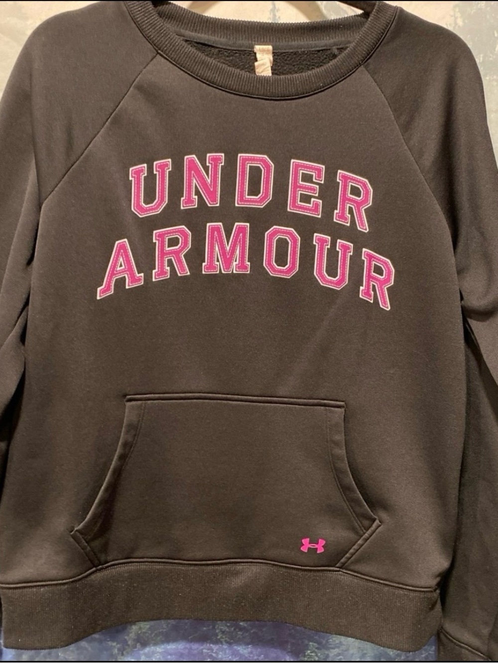 Women’s Under Armour Crew Neck Large with Pocket Black & Purple
